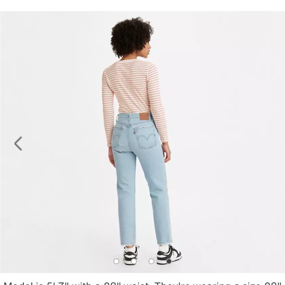 Levis wedgie straight legs jean size 25 light wash, good condition